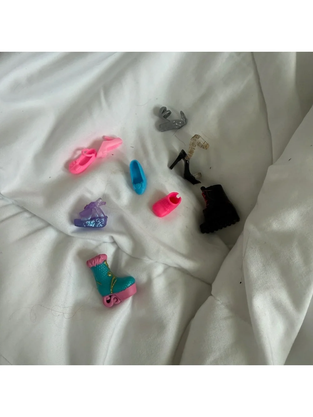 random barbie / doll shoes bundle